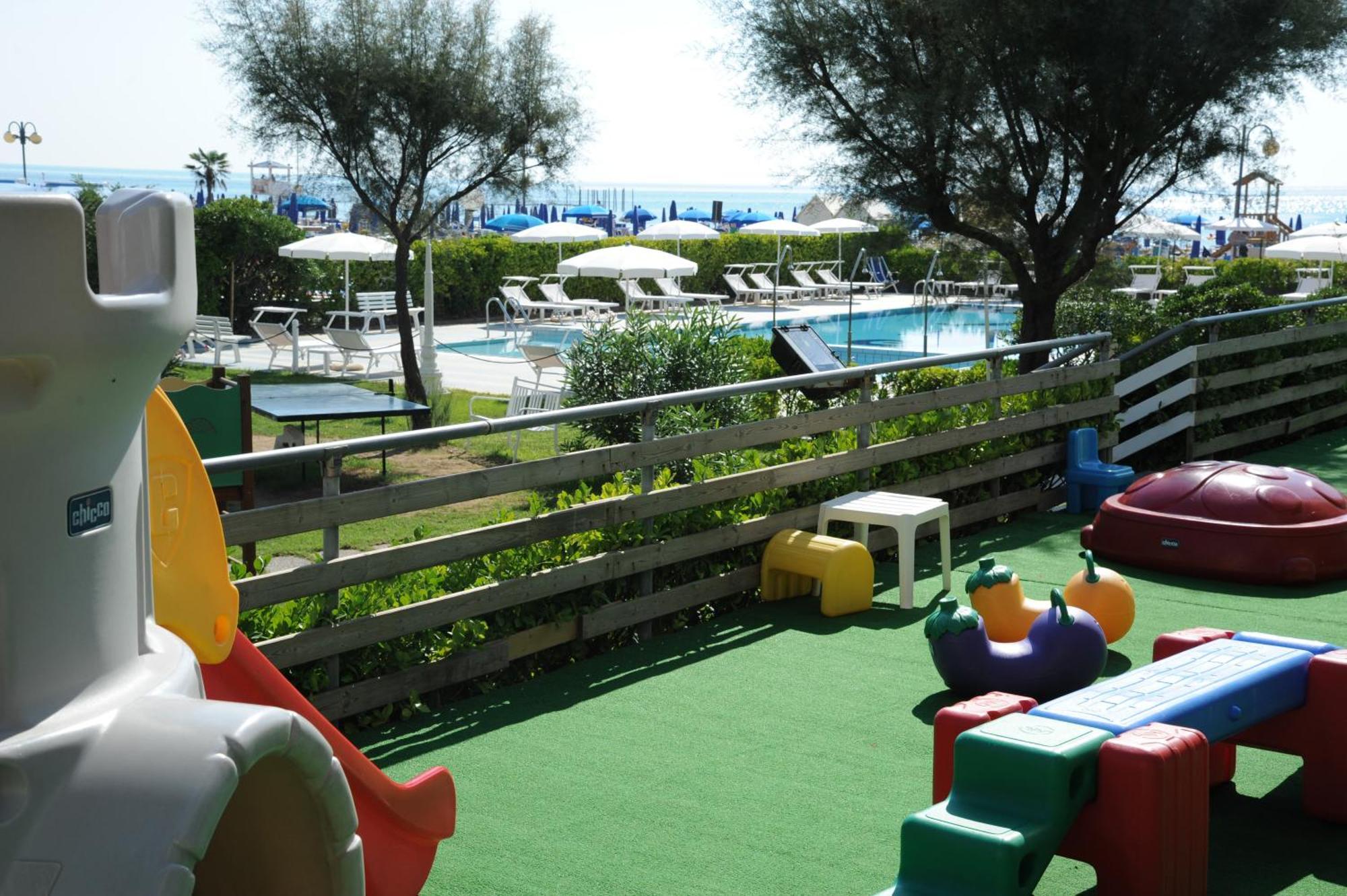 Hotel Beny Jesolo Extérieur photo